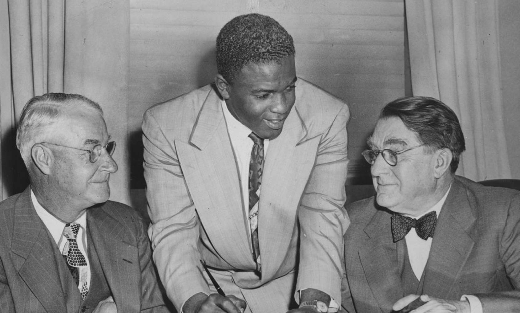 You are currently viewing Jackie Robinson’s 1949 Brooklyn Dodgers Contract Sells For $276K