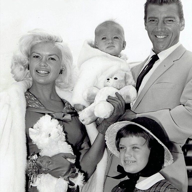 Jayne Mansfield with her family
