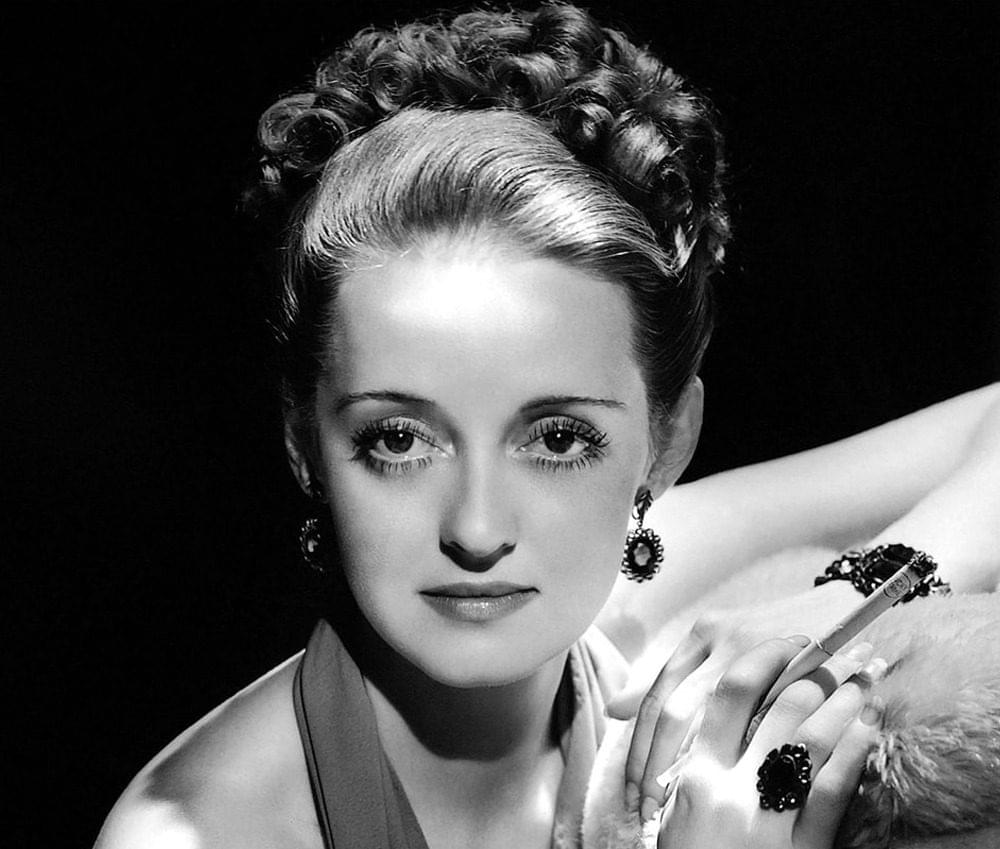 <a href="/clients/bette-davis/">Bette Davis</a>